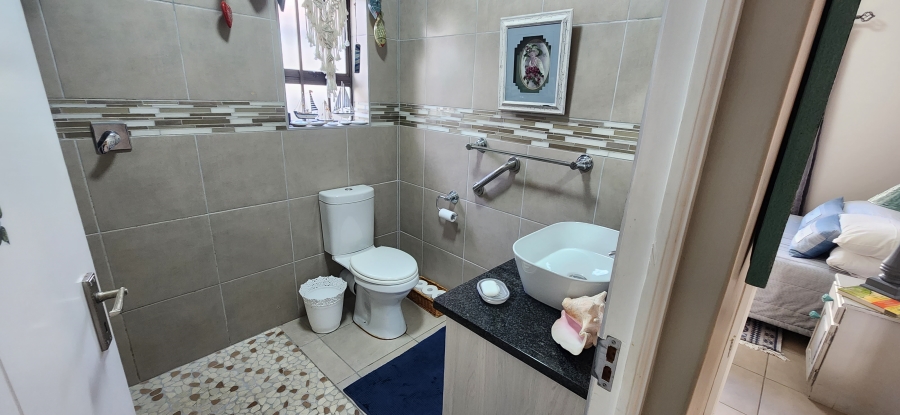 2 Bedroom Property for Sale in Dana Bay Western Cape